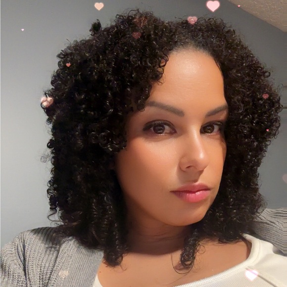 Meet your Posher, Kelly - Picture 2 of 2